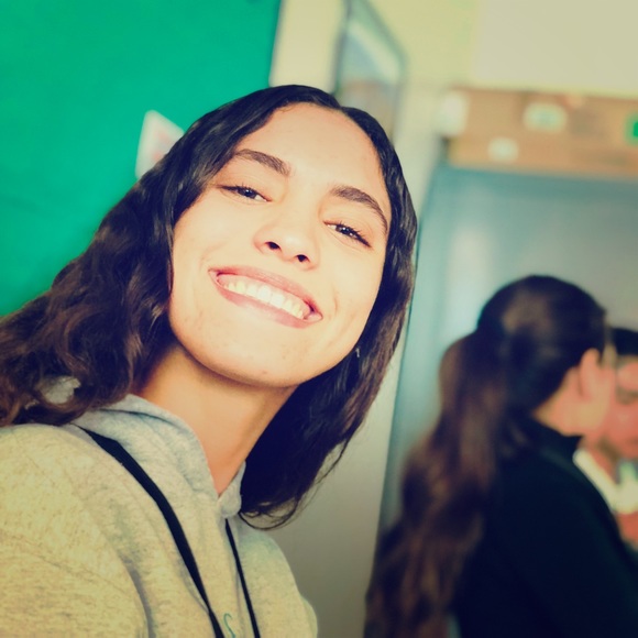 Meet your Posher, Lilian - Picture 1 of 1